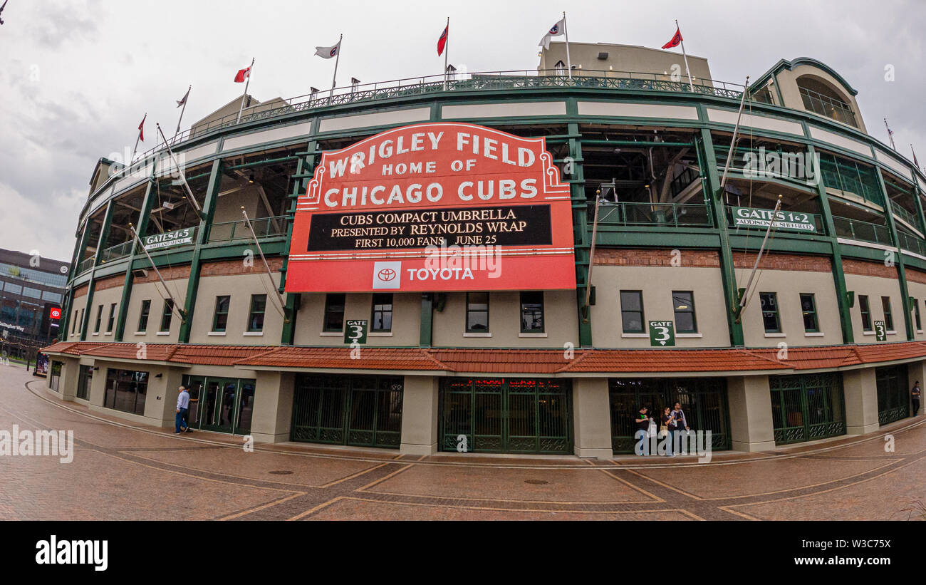 Chicago Cubs (Wrigley Field) stadium, Chicago, USA Stock Photo - Alamy