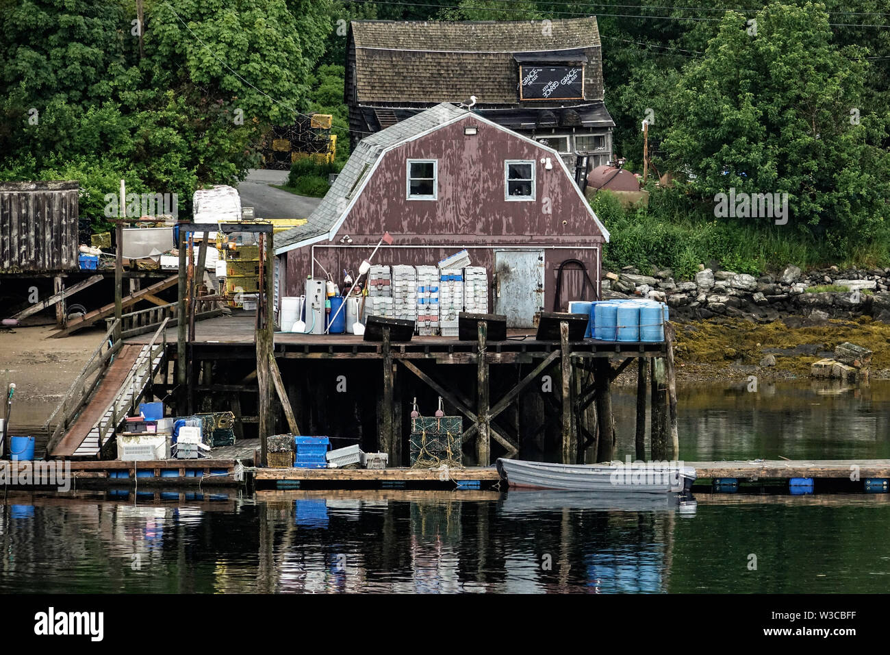 Glens Lobster Wharf on Mackerel Cove, Bailey Island on a summers day in Harpswell, Maine. Stock Photo