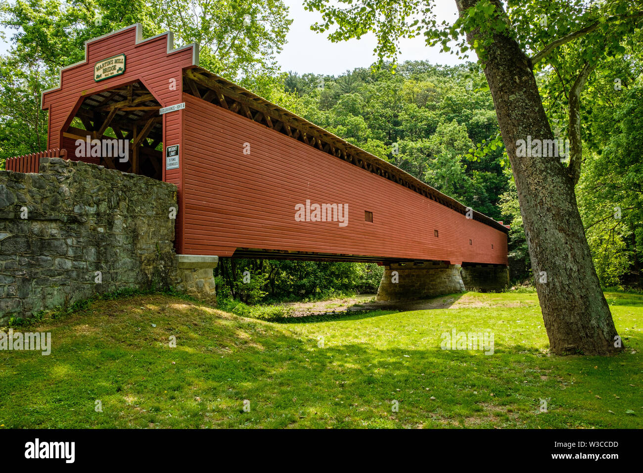 Martins Mill Covered Bridge, Weaver Road, Antrim Township, Pennsylvania Stock Photo