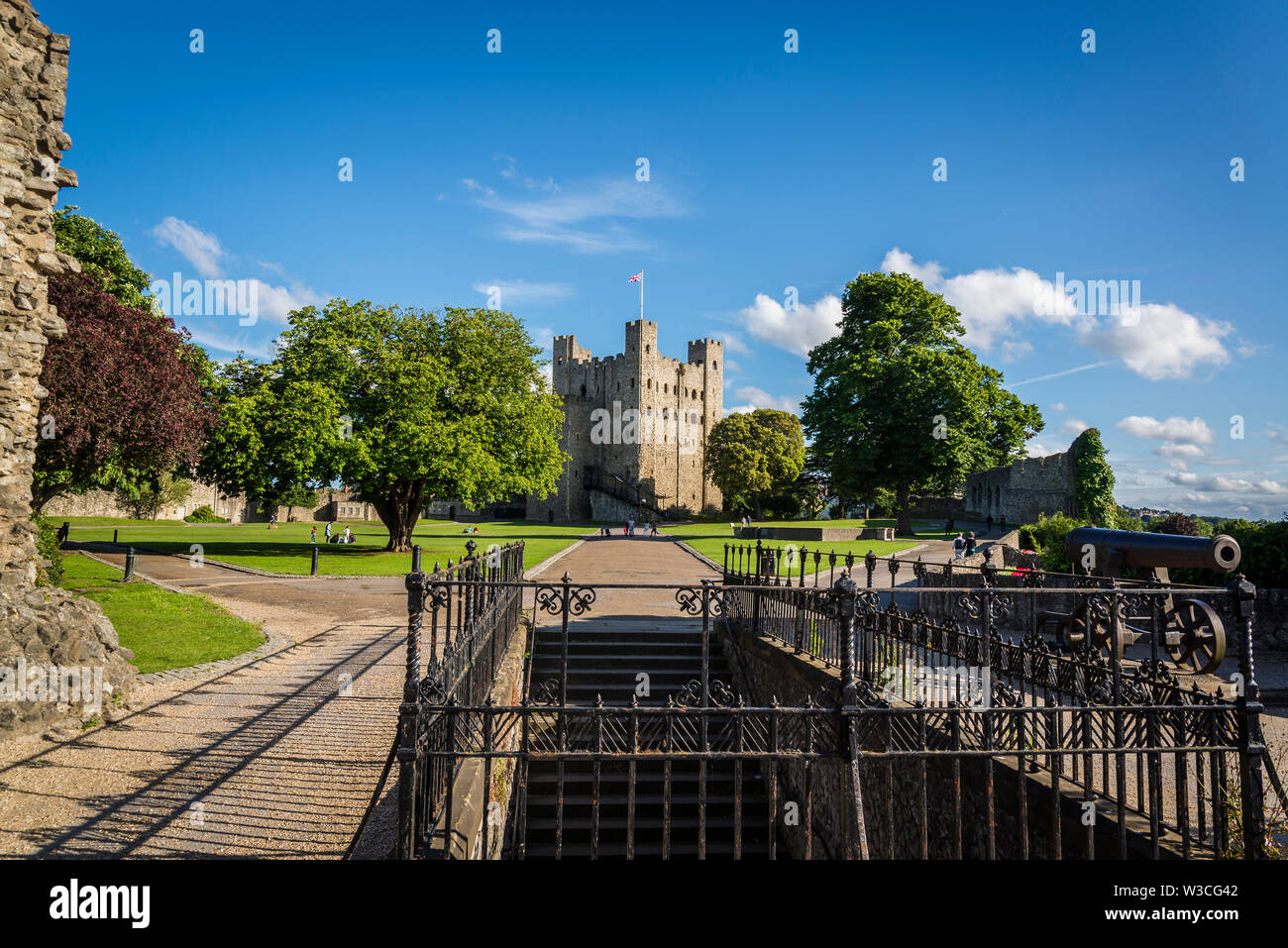 Rochester Castle - the 12th-century keep or stone tower is one of the ...