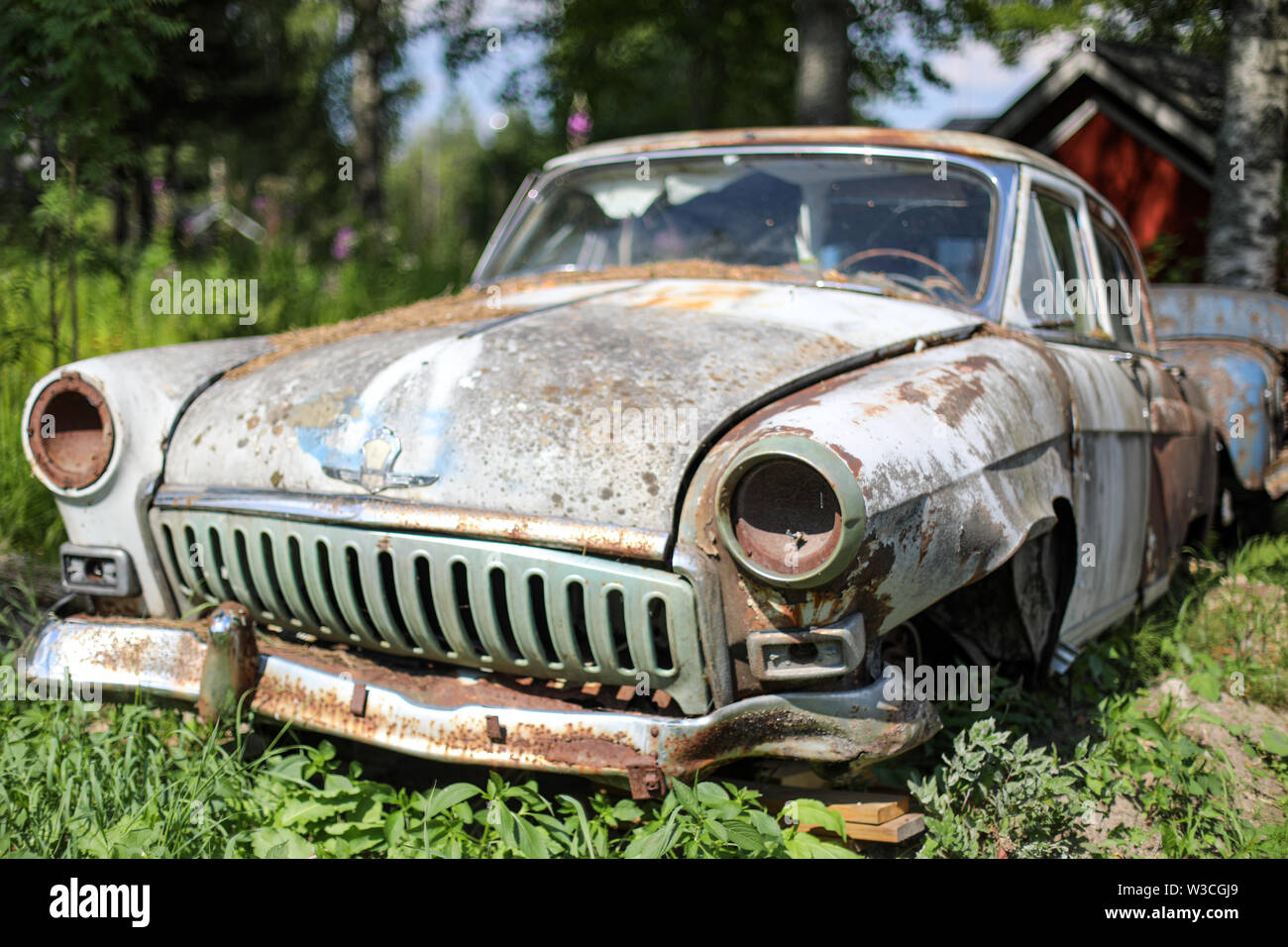 Ruins of a 1950's car in Ylöjärvi, Finland Stock Photo