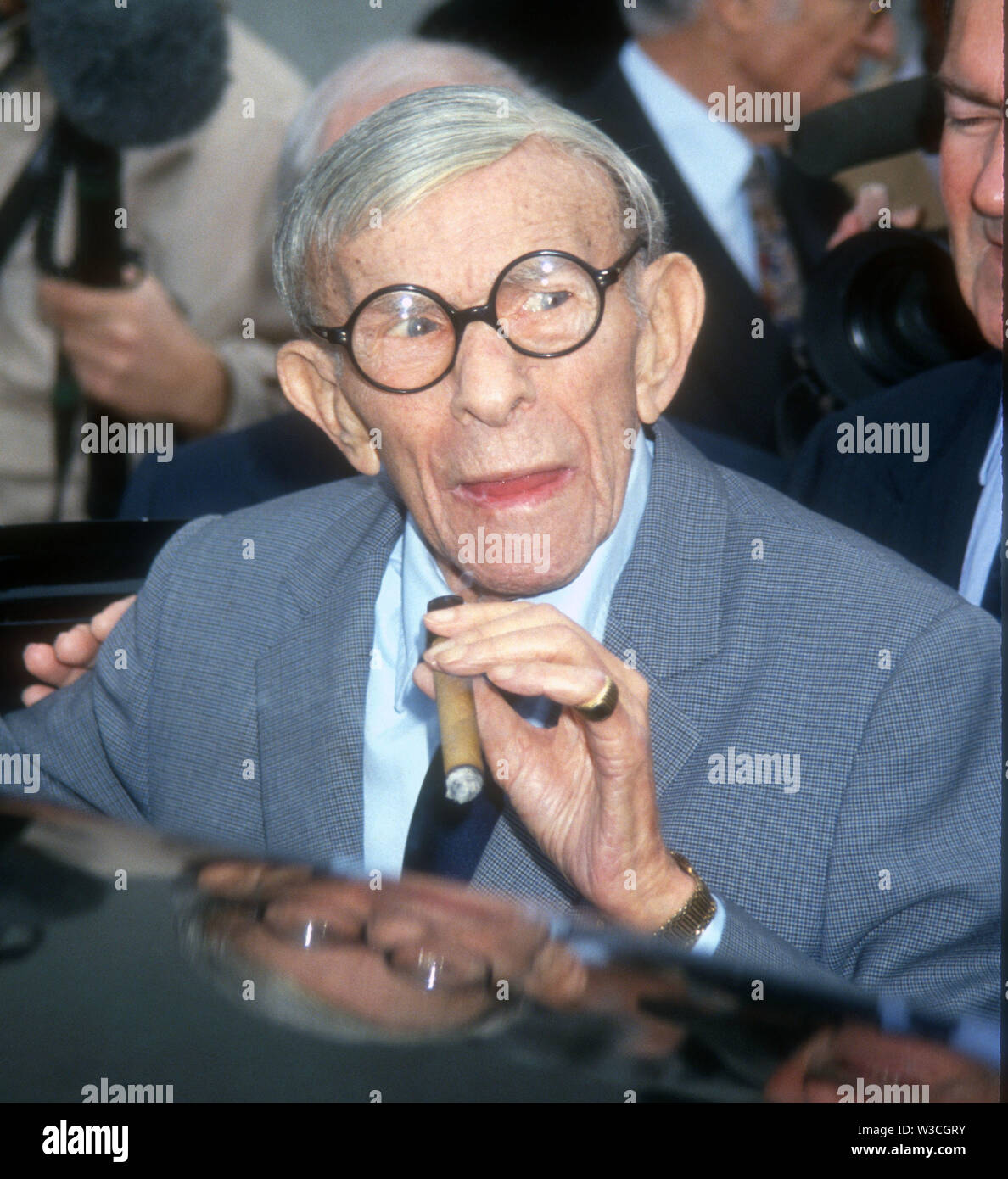 George burns hi-res stock photography and images - Alamy