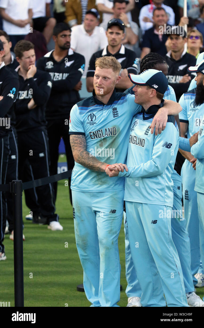 London, UK. 14th July 2019. ICC World Cup Cricket Final, England versus New Zealand; Ben Stokes and Eoin Morgan wait before lifting the trophy Credit: Action Plus Sports Images/Alamy Live News Stock Photo