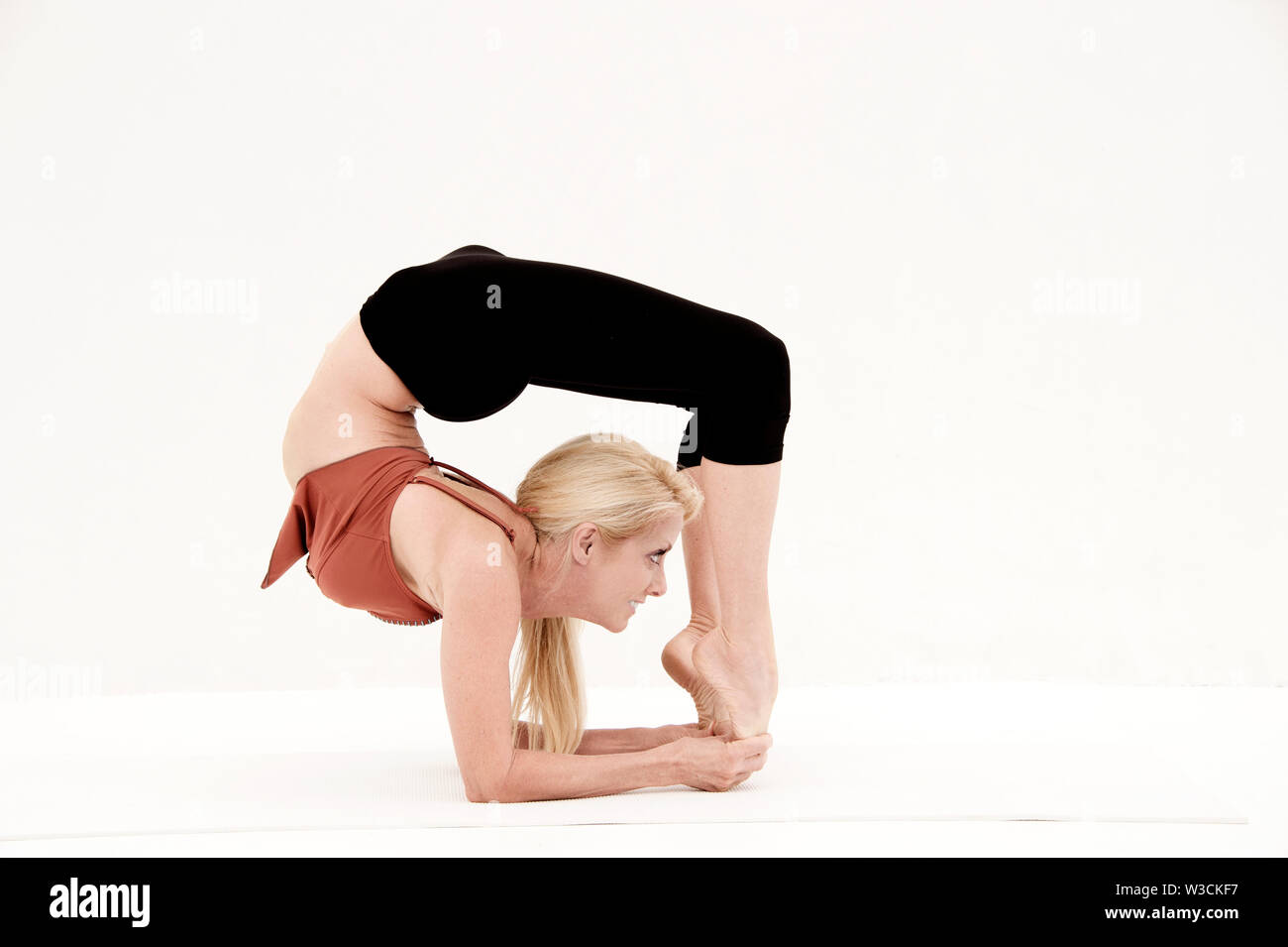 5 Yoga Poses to Increase Energy - Blog - Yogamatters