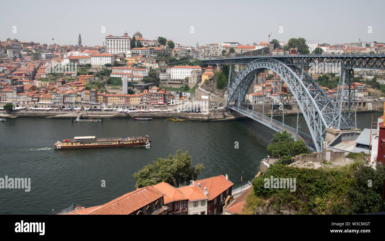 Double deck metal arch bridge hi-res stock photography and images - Alamy