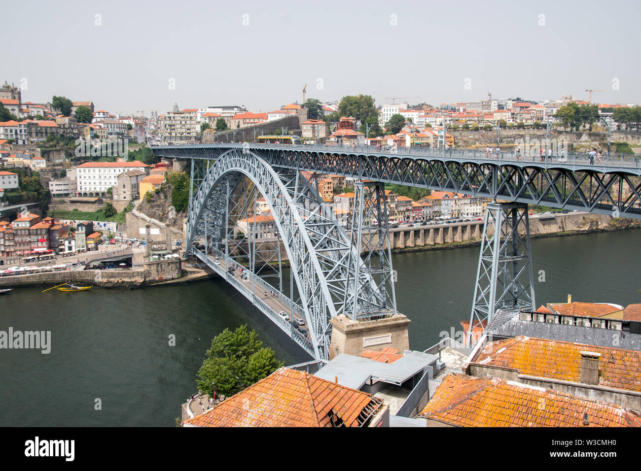 Double deck metal arch bridge hi-res stock photography and images - Alamy