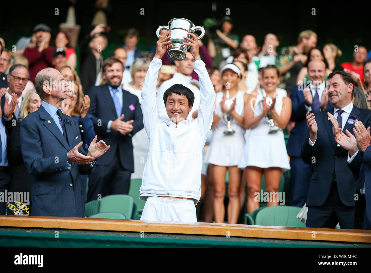 Sinner Advances to Wimbledon Quarter-Finals as Shintaro Mochizuki Exits Sinner Advances to Wimbledon Quarter-Finals as Shintaro Mochizuki Exits