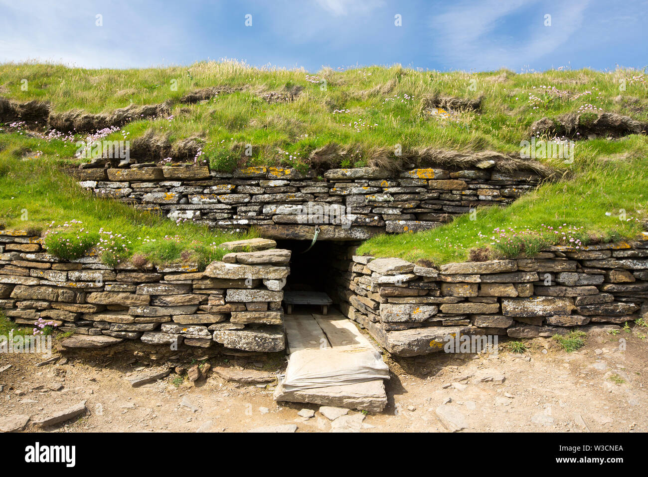 Tomb of the Eagles, burial mound, chambered cairn on South Ronaldsay, Orkneys, Scotland, UK. Stock Photo