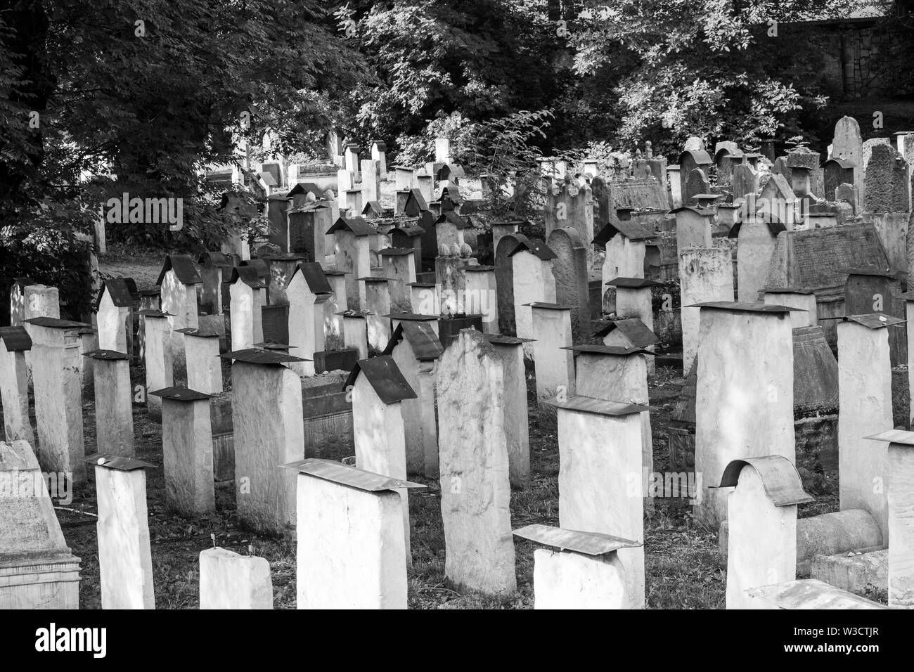 Gravestones at the small disused Remuh / Remah Cemetery on Szeroka Street in Kazimierz, the historic Jewish quarter of Krakow, Poland Stock Photo