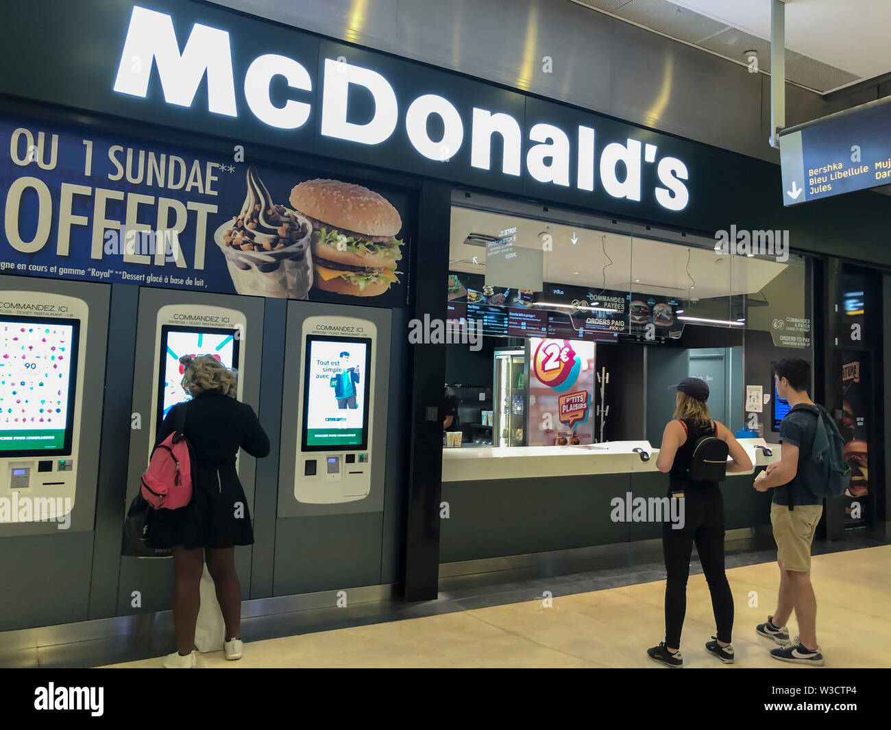 Paris france mcdonalds restaurant french hi-res stock photography and  images - Alamy