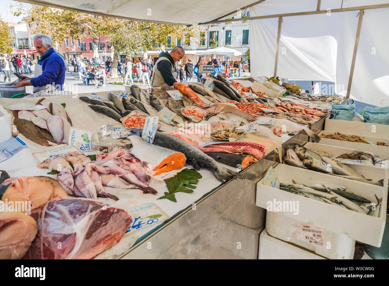 Fresh seafood display supermarket hires stock photography and images