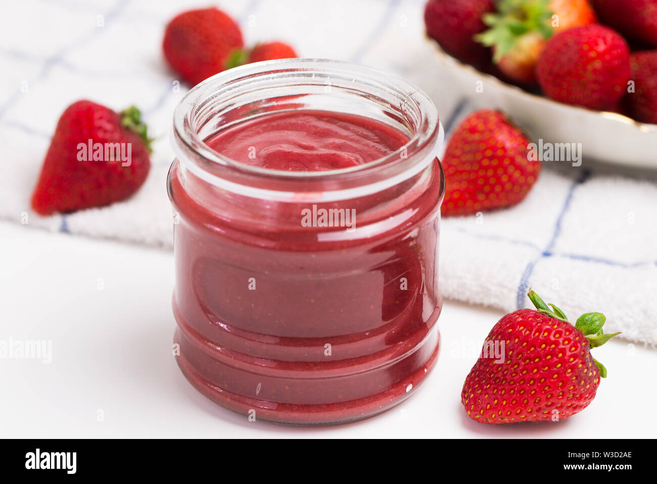 Strawberry jam jar fruit spread hi-res stock photography and images - Alamy