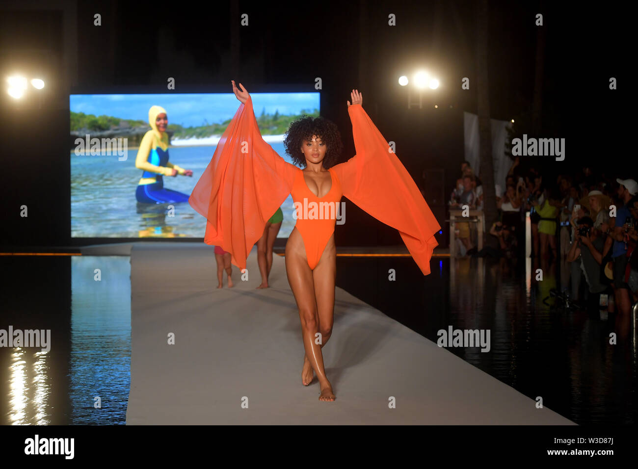 Robin Byrd High Resolution Stock Photography And Images Alamy