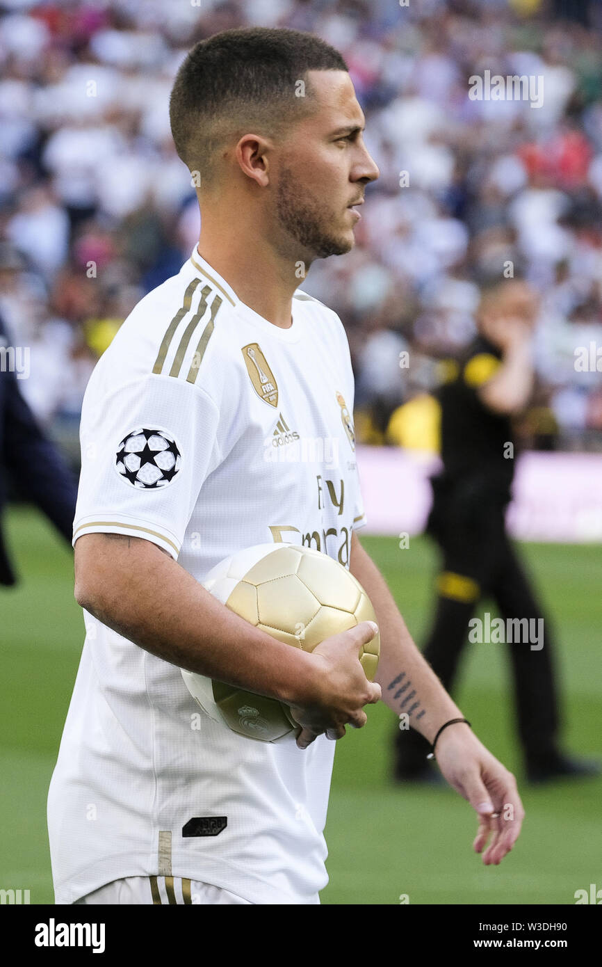 Real Madrid unveil new signing Eden Hazard at the Estadio Santiago