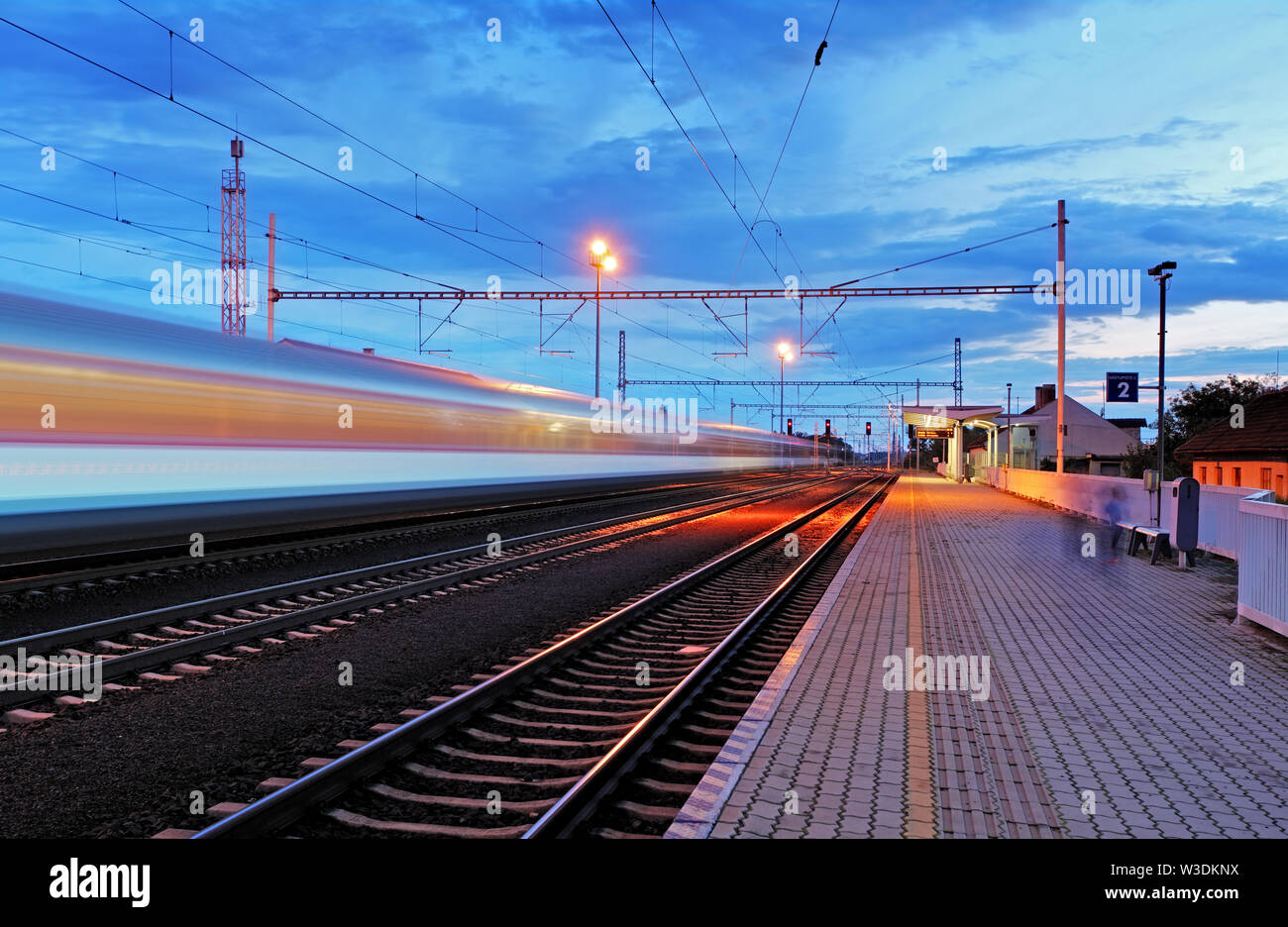 Railroad track dark night hi-res stock photography and images - Alamy