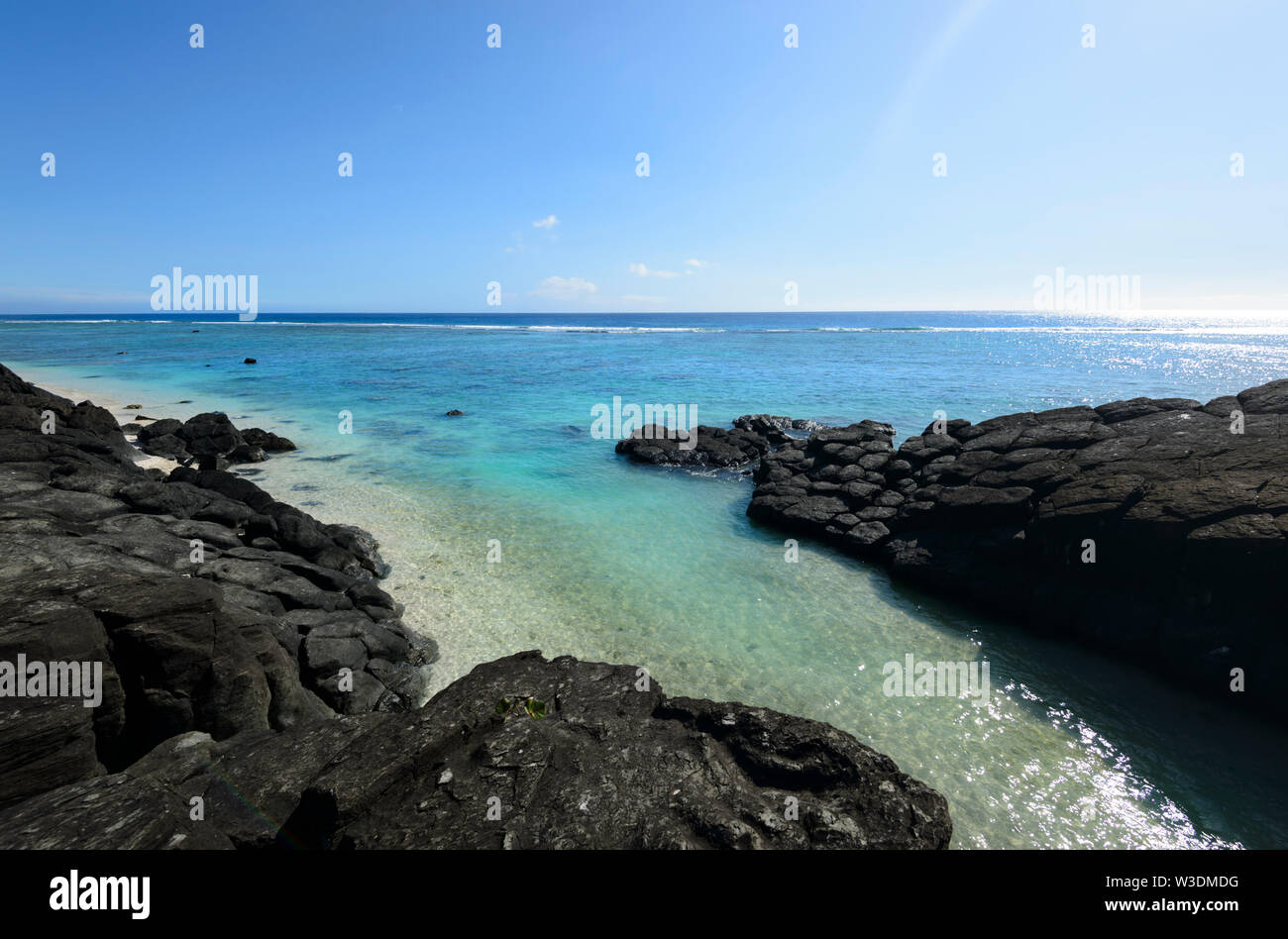 Polynesian Rocks Black rocks cook islands hi-res stock photography and images - Alamy