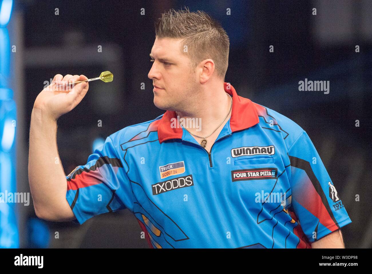 Cologne, Deutschland. 14th July, 2019. Daryl GURNEY (ENG) throws, action,  bust, German Darts Masters, on 13.07.2019 in the Lanxess arena in  Koeln/Germany. | Usage worldwide Credit: dpa/Alamy Live News Stock Photo -  Alamy