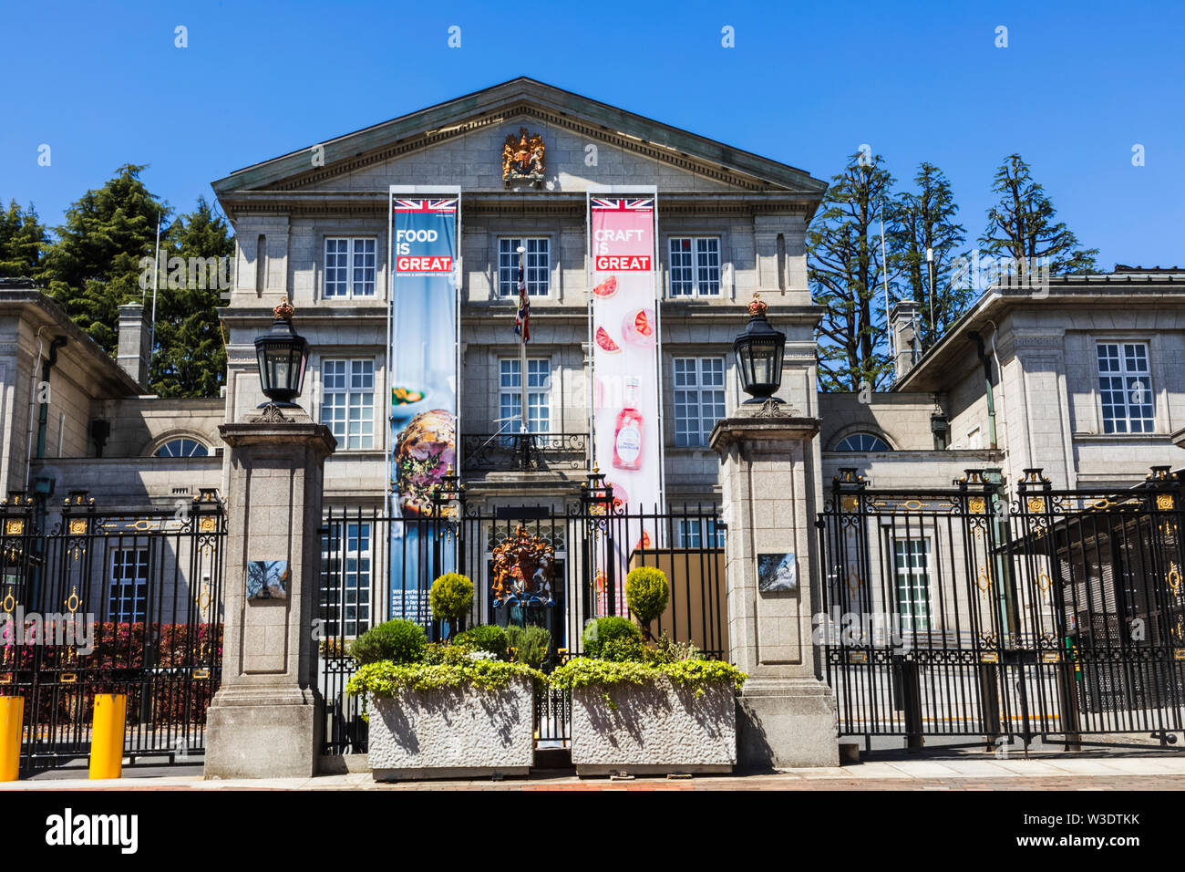picture England Embassy In Usa https www alamy com japan honshu tokyo british embassy building image260304231 html