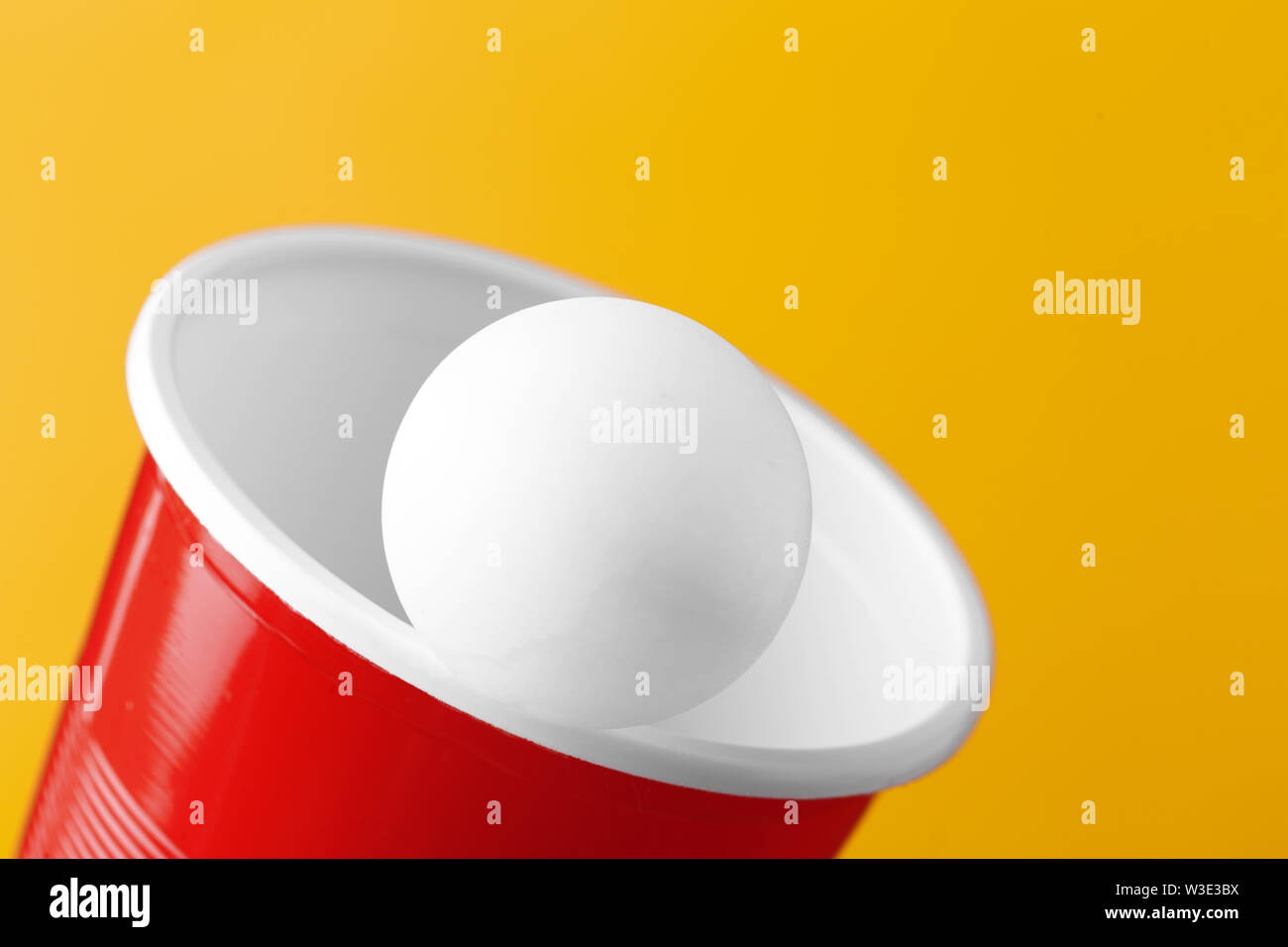 College party sport beer pong Stock Photo Alamy