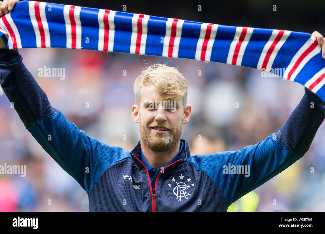 Signing filip helander hi-res stock photography and images - Alamy
