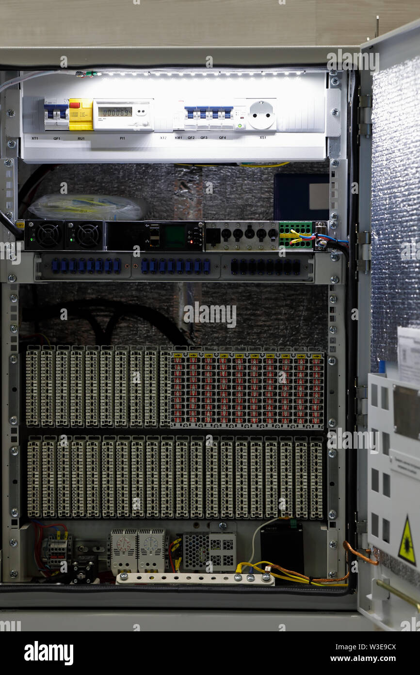 12u Outdoor Ip55 Data Rack Cabinet Wall Mount 450m