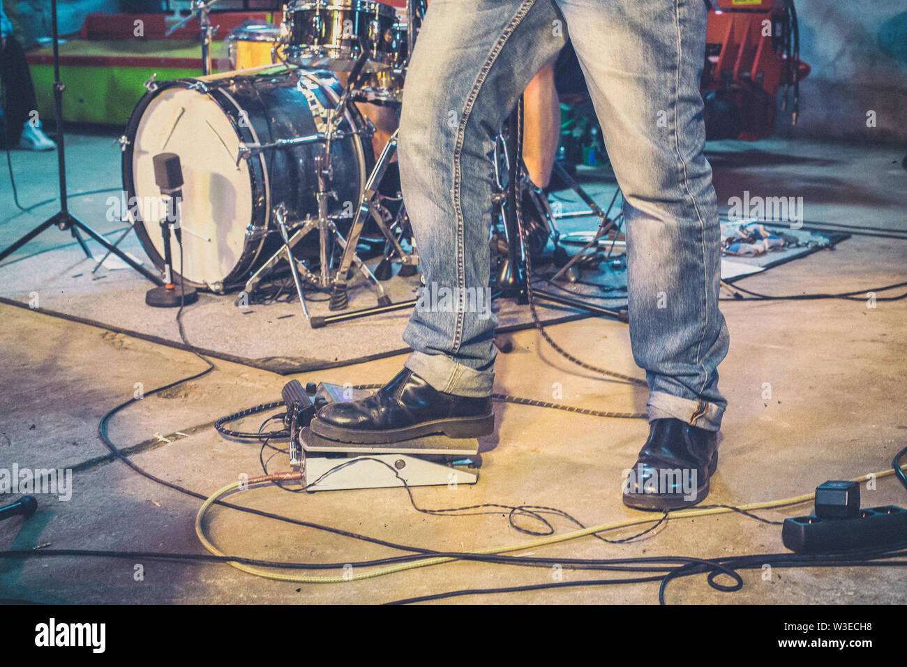 Foot pedal hires stock photography and images Alamy