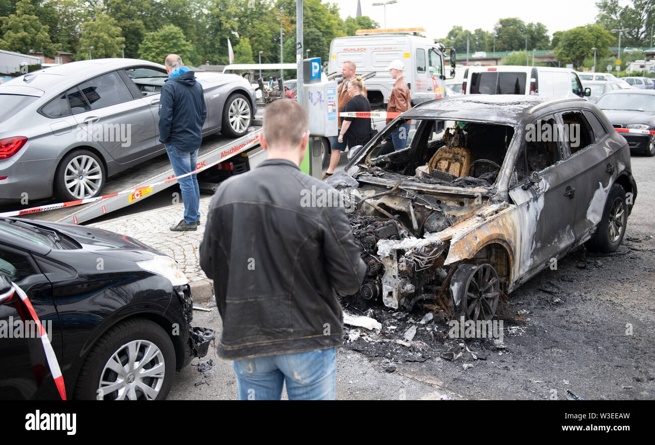 15 July 19 Schleswig Holstein Lubeck A Burnt Out Vehicle Of The Audi Brand Is Parked