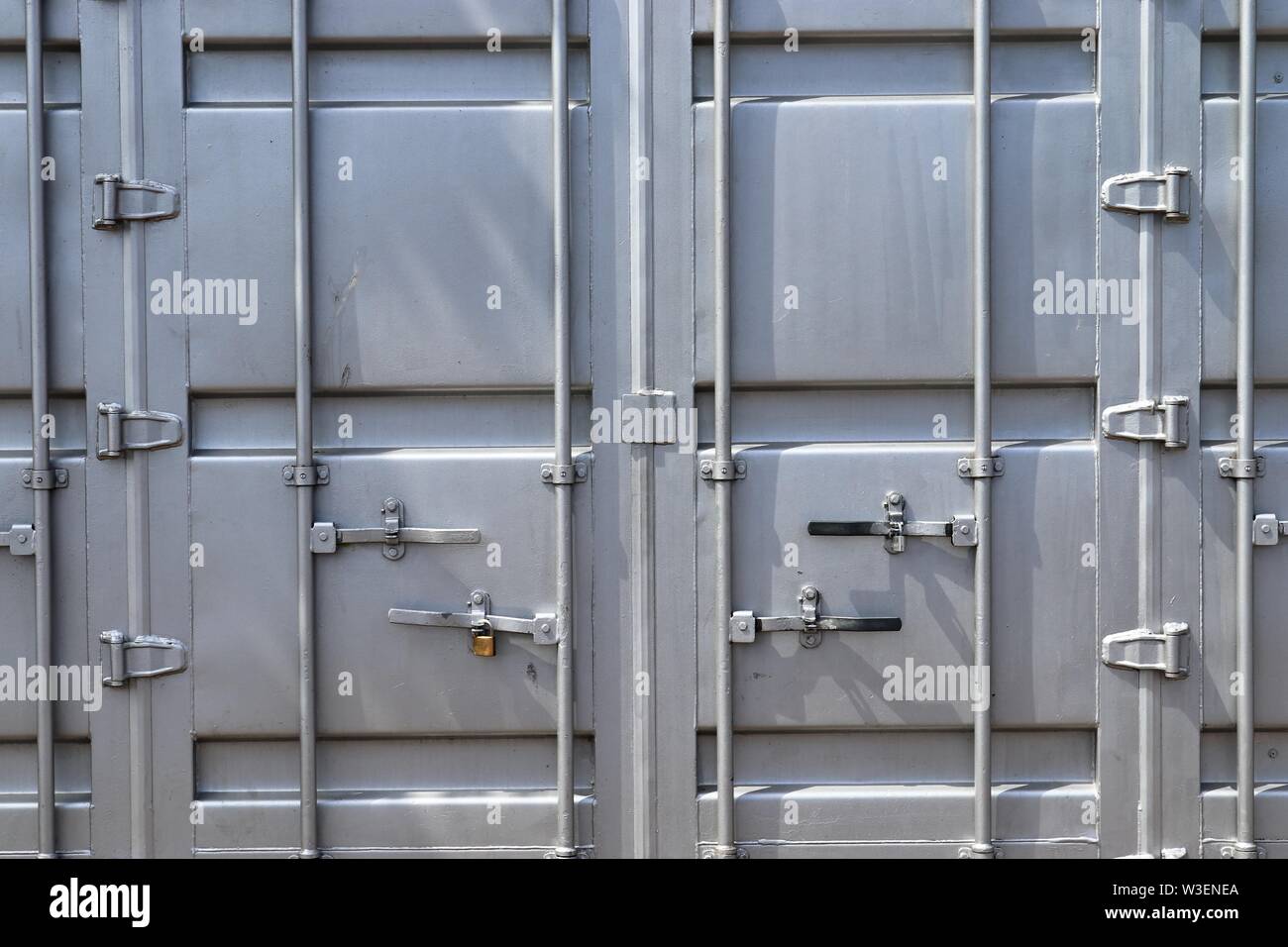High resolution metal mesh hi-res stock photography and images - Alamy