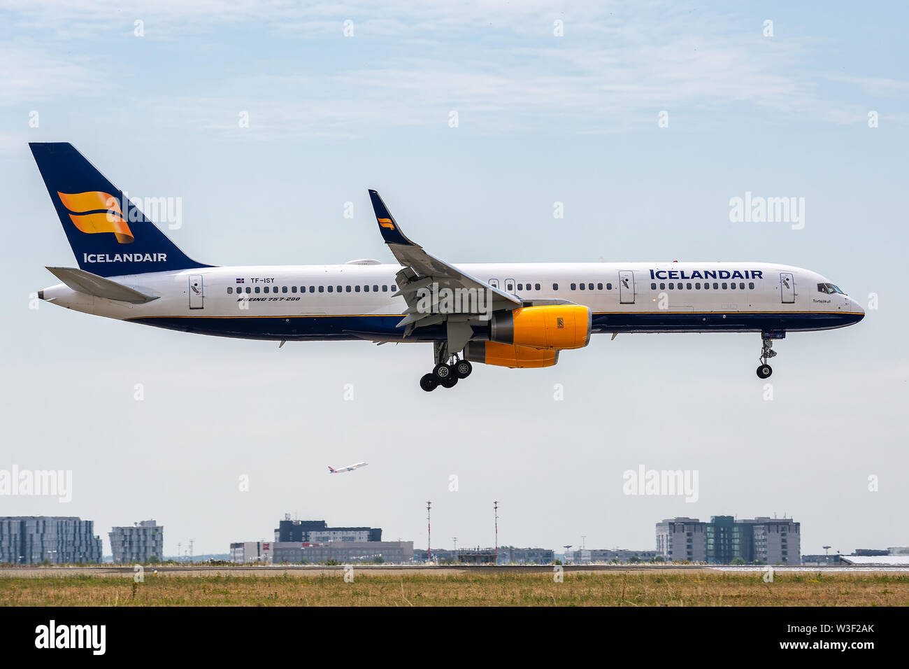 TF-ISY, July 11, 2019, Boeing 757-223-24594 landing on the runways of the Paris Roissy Charles de Gaulle airport at the end of Icelandair flight FI544 Stock Photo