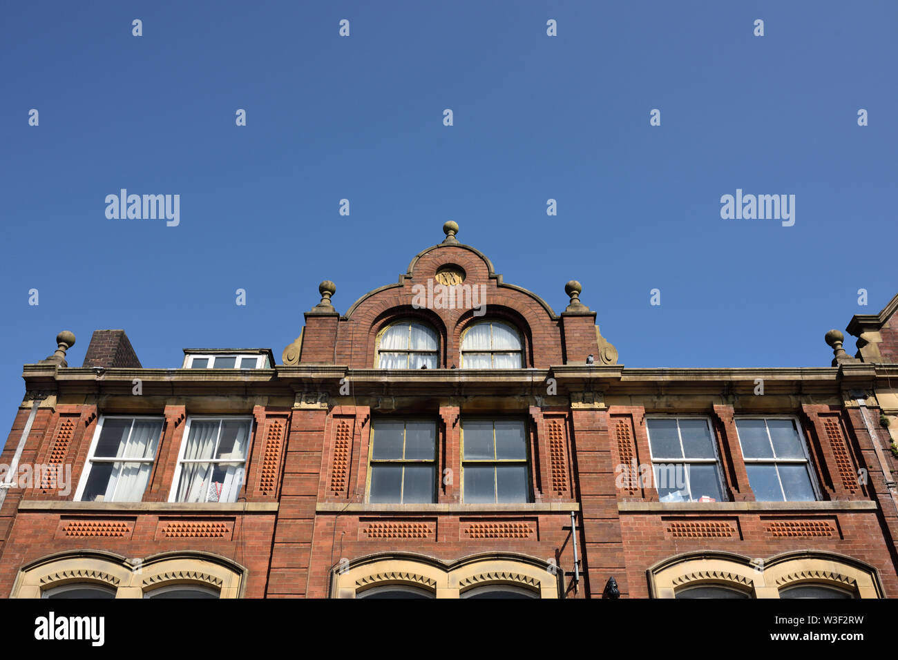 Arched upper windows hi-res stock photography and images - Alamy