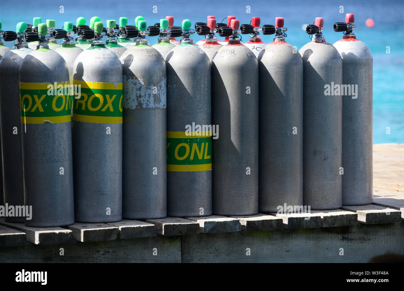 Compressed air cylinders hi-res stock photography and images - Alamy