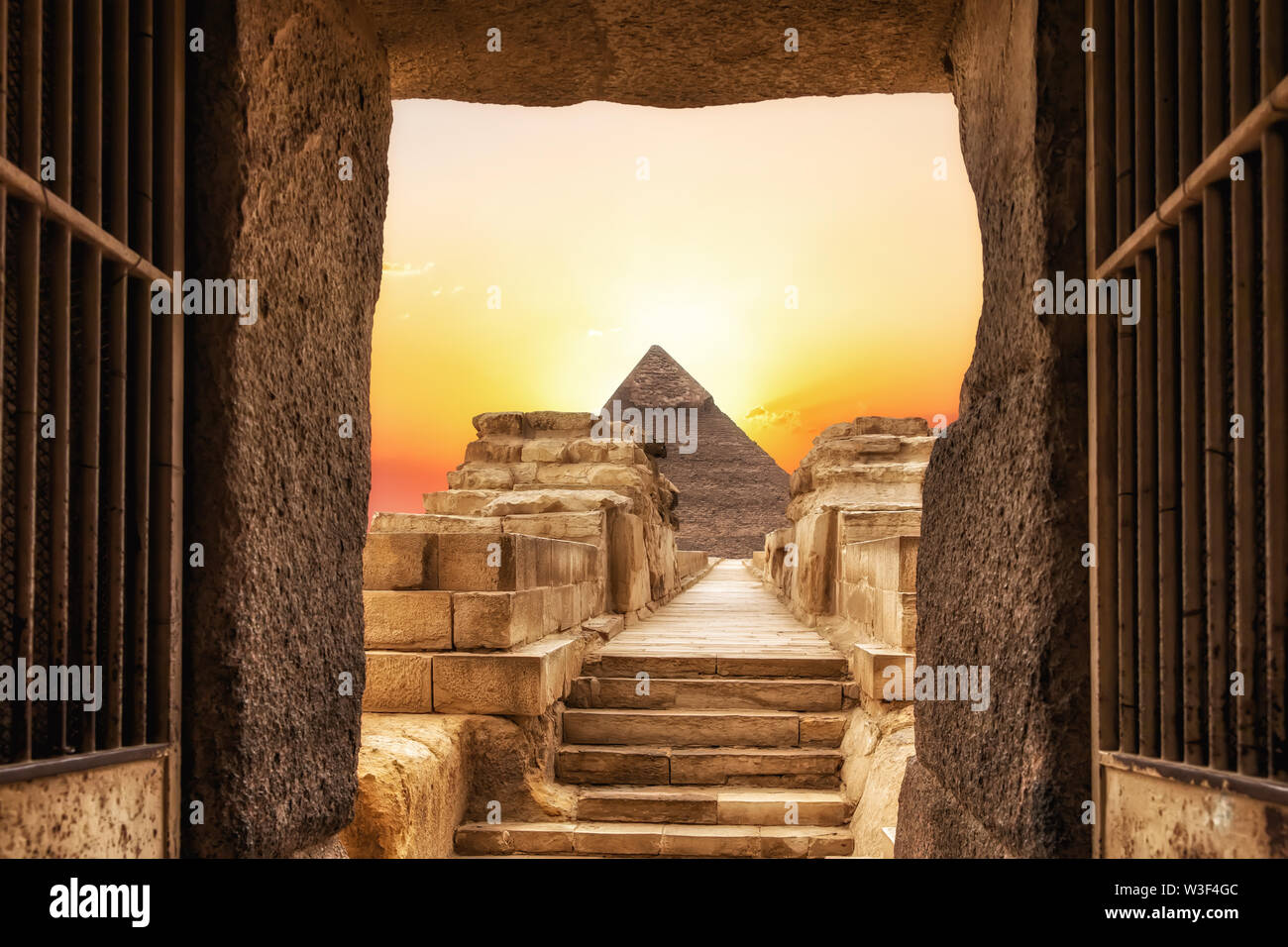Chephren's Temple and the Pyramid of Chephren, Giza, Egypt Stock Photo