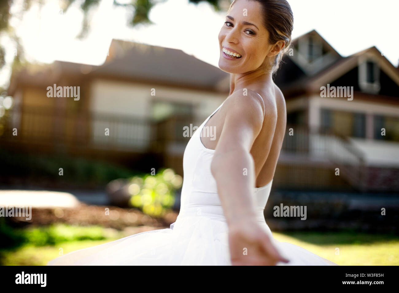 Carefree woman 40s smiling hi-res stock photography and images - Alamy