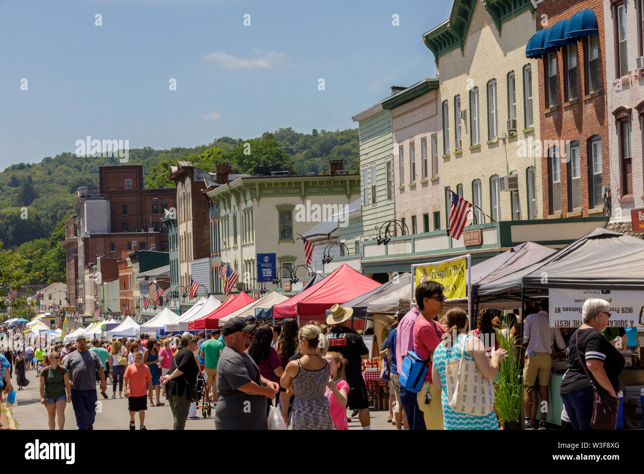 Bog crowds flock to the popular annual Little Falls Cheese Festival in Herkimer County, New York, USA Stock Photo