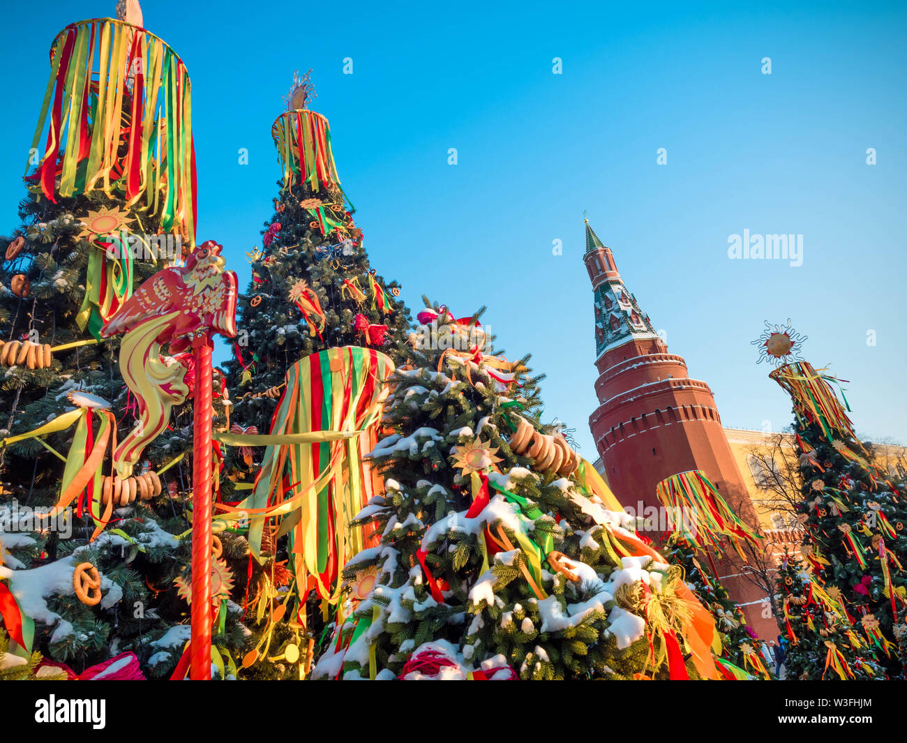 Moscow, Russia - December 1, 2019: Louis Vuitton Storefront, Multicolored  Rainbow Background Backdrop Design, Glasses Scarf and Editorial Photo -  Image of color, fashionable: 167297871
