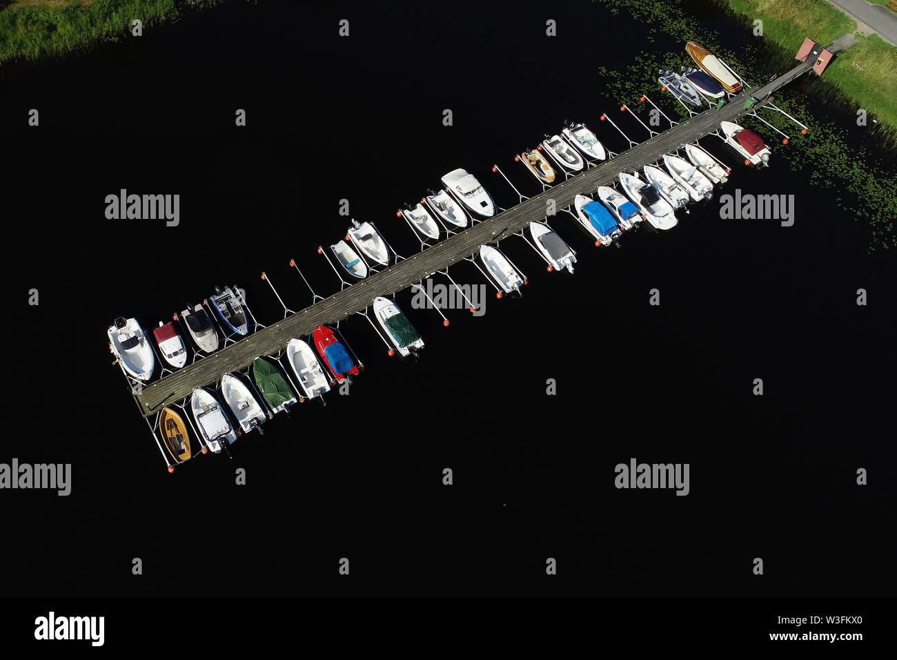 Leisure boats and jetty hi-res stock photography and images - Alamy