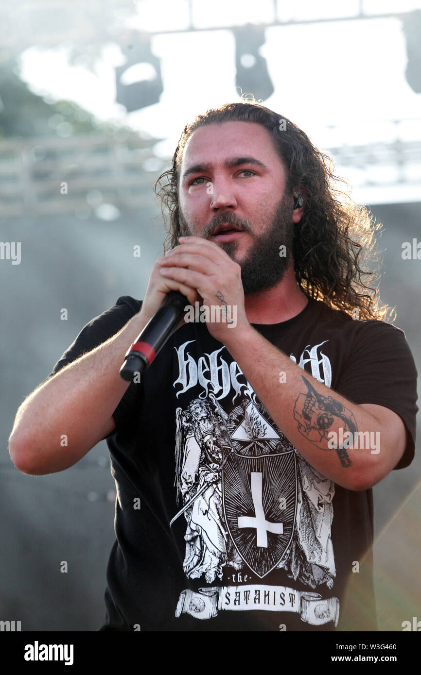 Eric Vanlerberghe singer for I prevail performs at Inkcarceration 2019