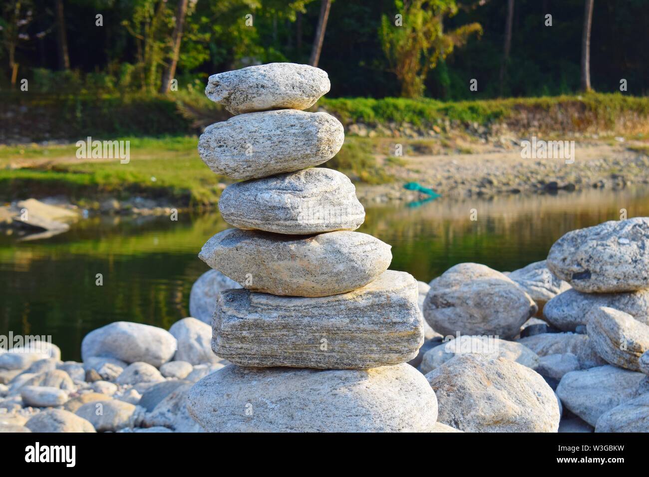 Stacking rocks hi-res stock photography and images - Alamy