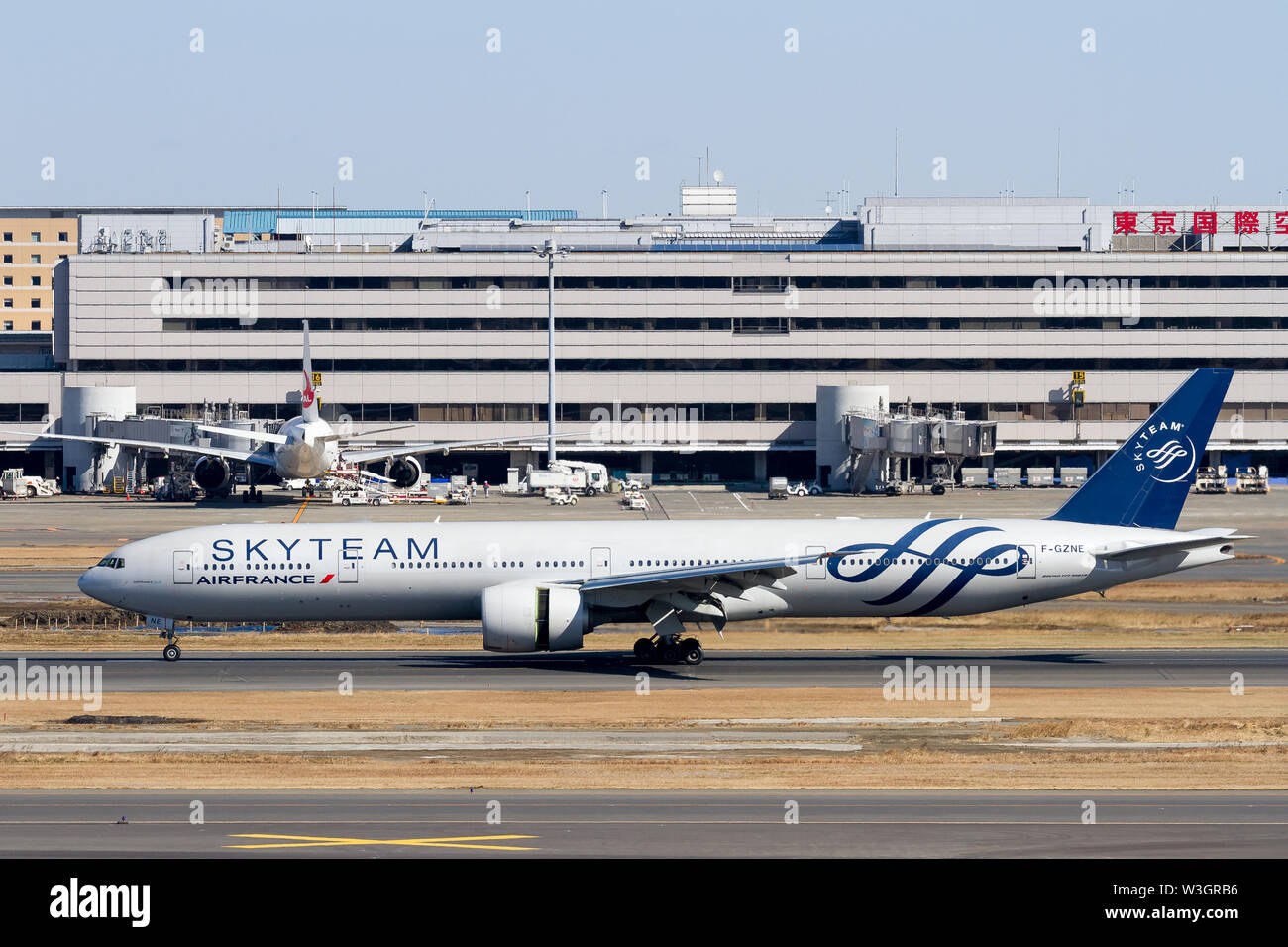 An Air France Boeing 777-328(ER) with Skyteam livery at Haneda