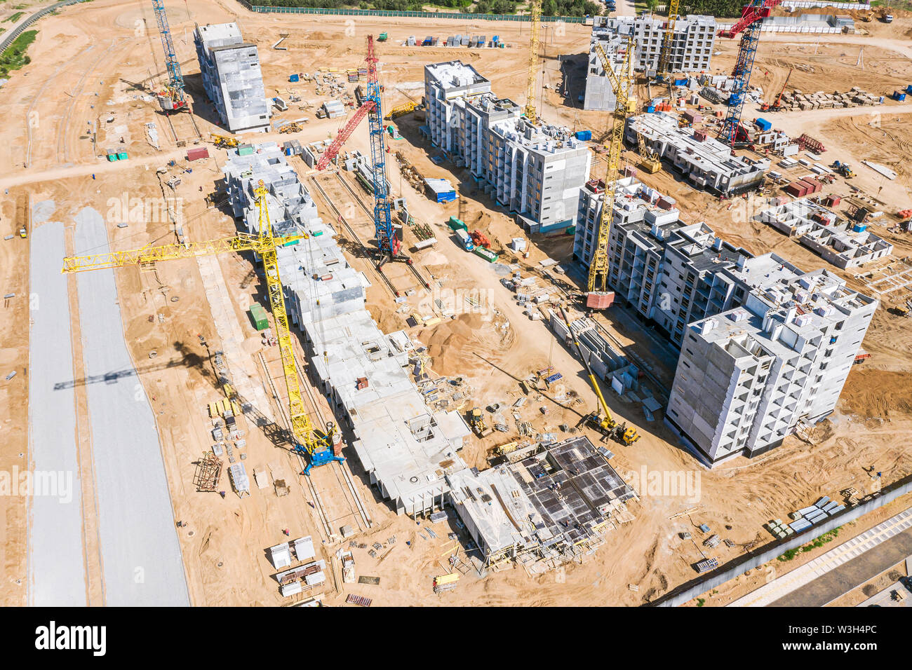 High tower cranes hi-res stock photography and images - Alamy