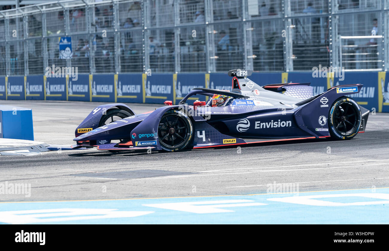 New York, United States. 14th July, 2019. Robin Frijns of Virgin Envision team drives electric racing car during New York City E-Prix 2019 Formula E Round 13 at Red Hook Credit: Lev Radin/Pacific Press/Alamy Live News Stock Photo
