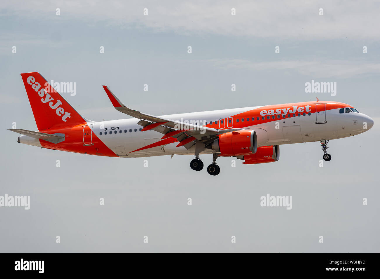 G-UZHN, July 11, 2019, Airbus A320-251N-8409 landing on the Paris Roissy Charles de Gaulle runways at the end of easyJet U26883 flight from Glasgow Stock Photo