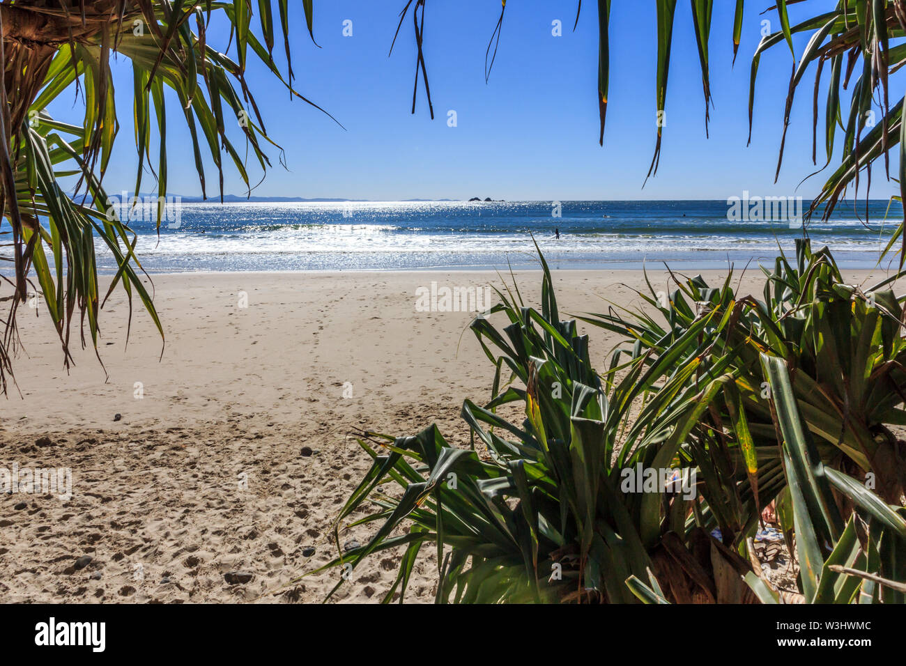 Sun shimmering on the sea, Byron Bay, Australia Stock Photo Alamy