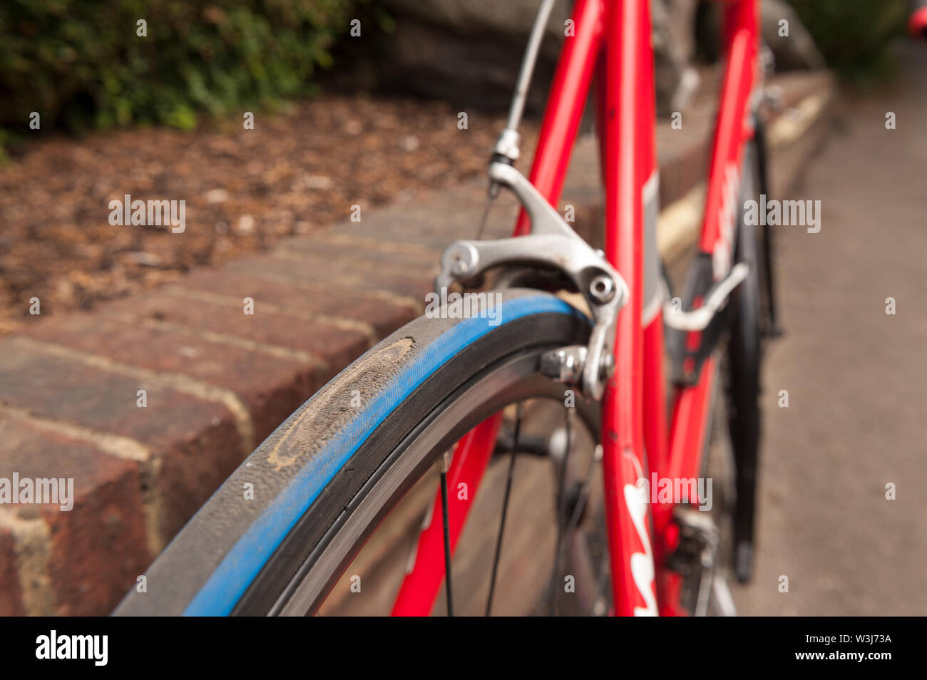 Broken rear wheel hires stock photography and images Alamy
