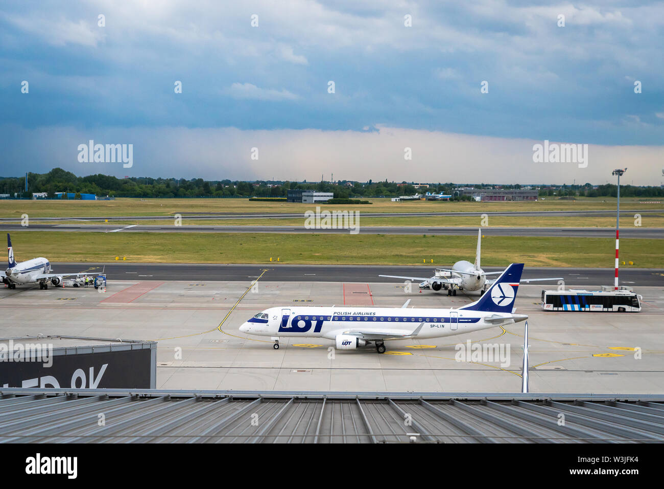 Polish aircraft hi-res stock photography and images - Alamy
