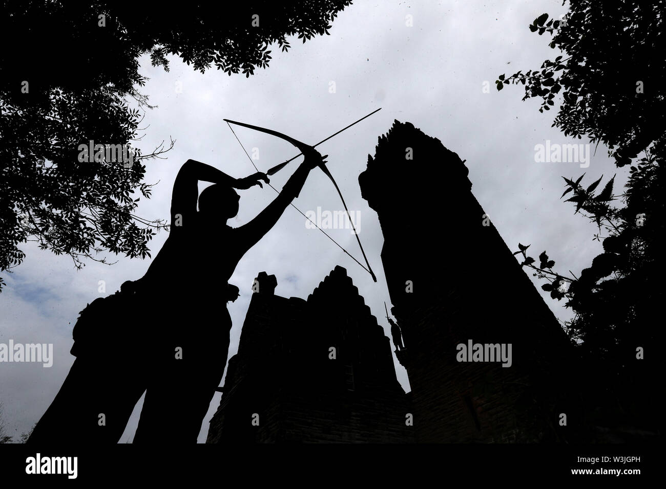 Laura wallace hires stock photography and images Alamy