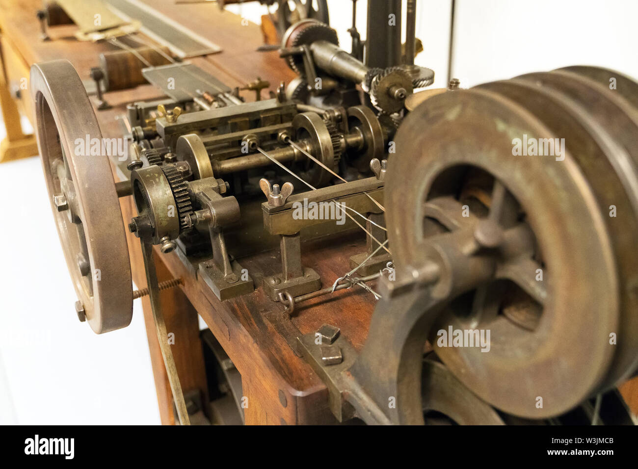 Binding machine hires stock photography and images Alamy