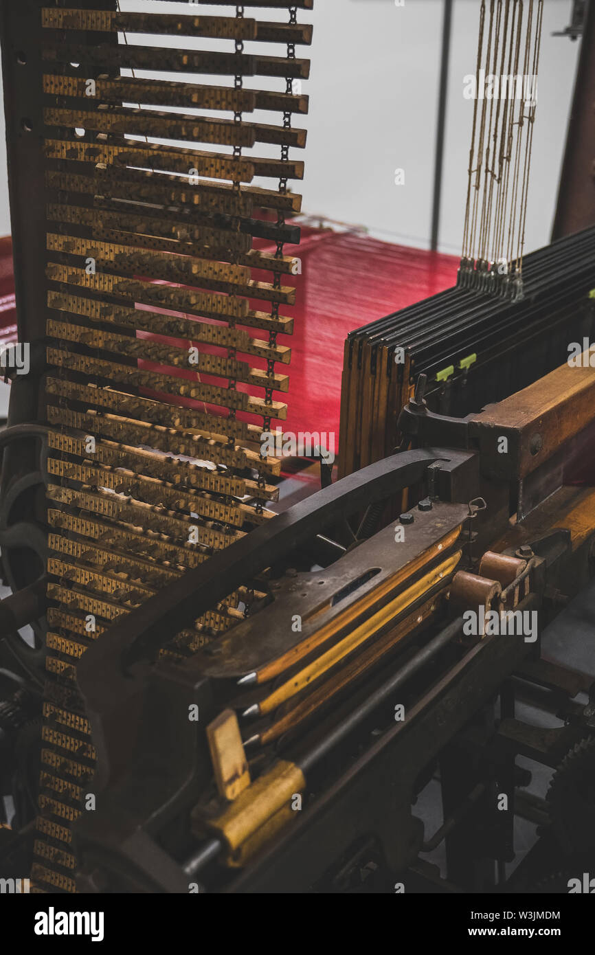 Dobby loom hi-res stock photography and images - Alamy
