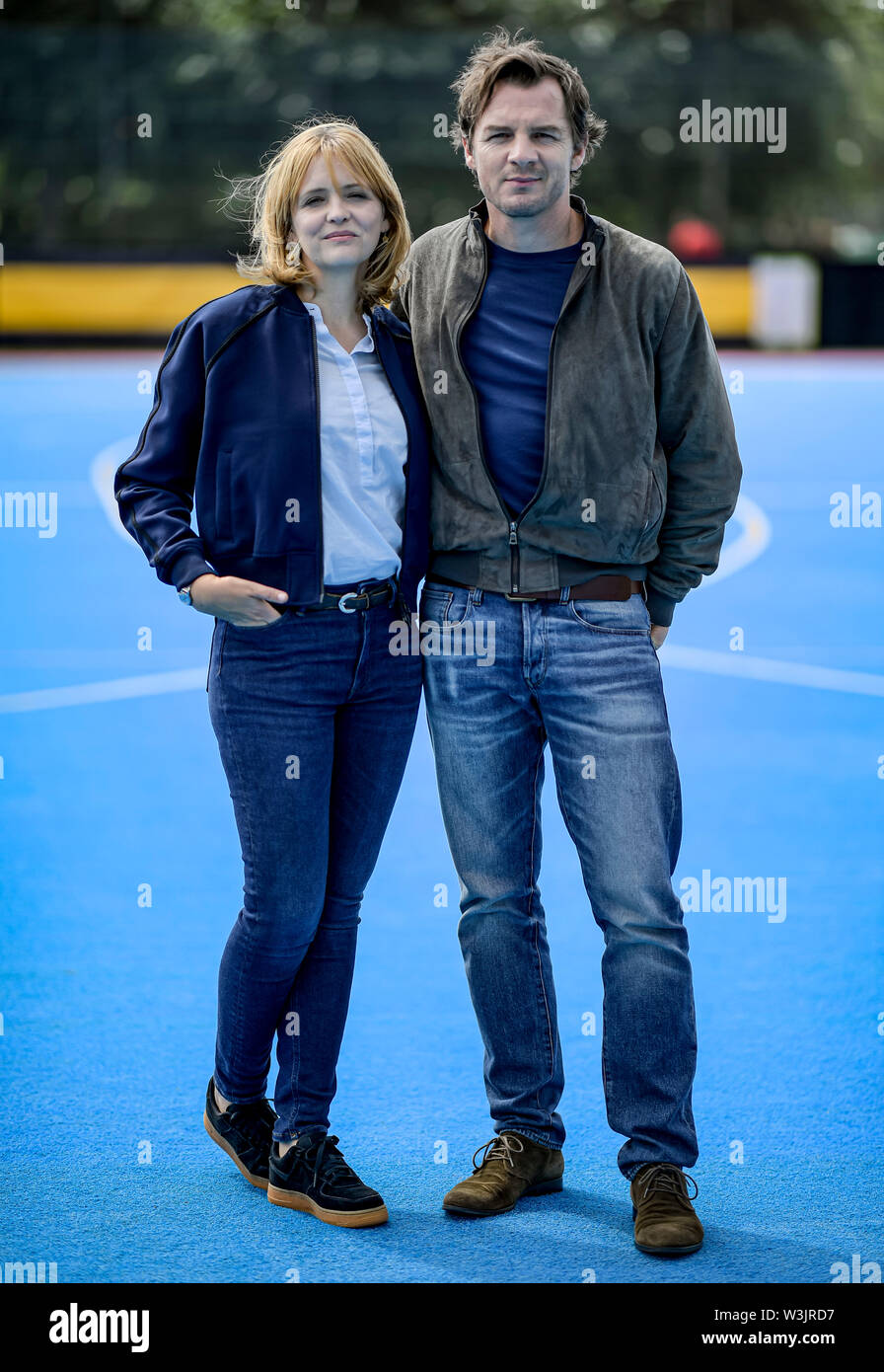 hamburg germany 16th july 2019 laura tonke and felix klare actors are at a photo shoot on the set of the ndr crime novel kein einfach mord the film will be made