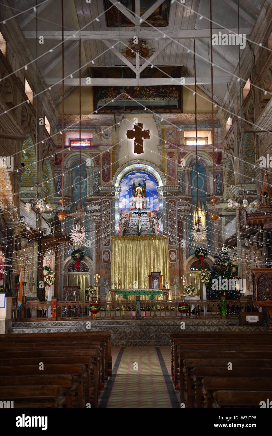 Inside Santa Cruz Cathedral Basilica, Kochi (Cochin), India Stock Photo